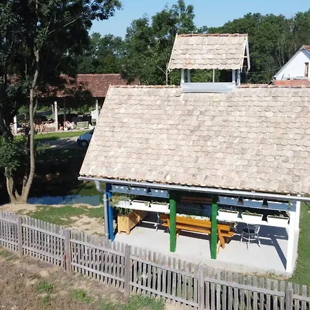 La Corte Delle Rose Ub *