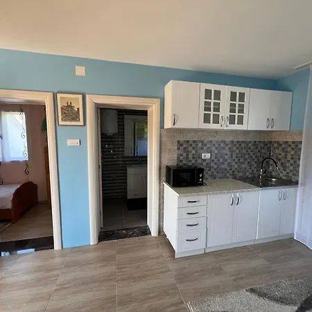 La Corte Delle Rose Ub * Ub