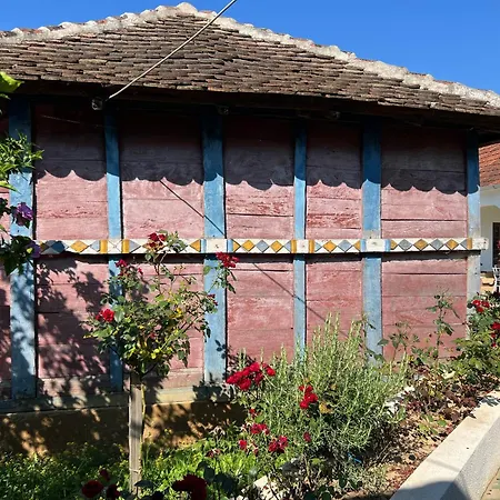 La Corte Delle Rose Ub Ub