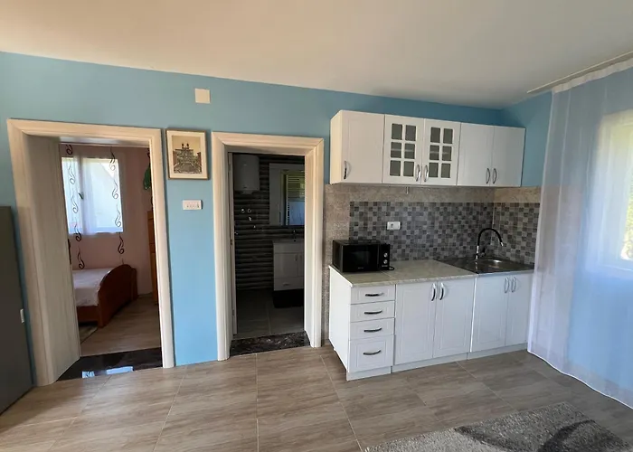 La Corte Delle Rose Ub * Ub